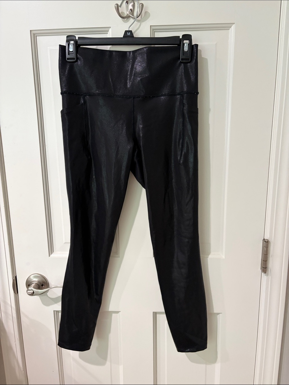 Athleta Salutation Stash Shine tight
